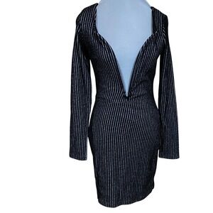 Blanc NEW Black Silver Metallic Pinstripe Deep V-Neck Bodycon Dress Medium